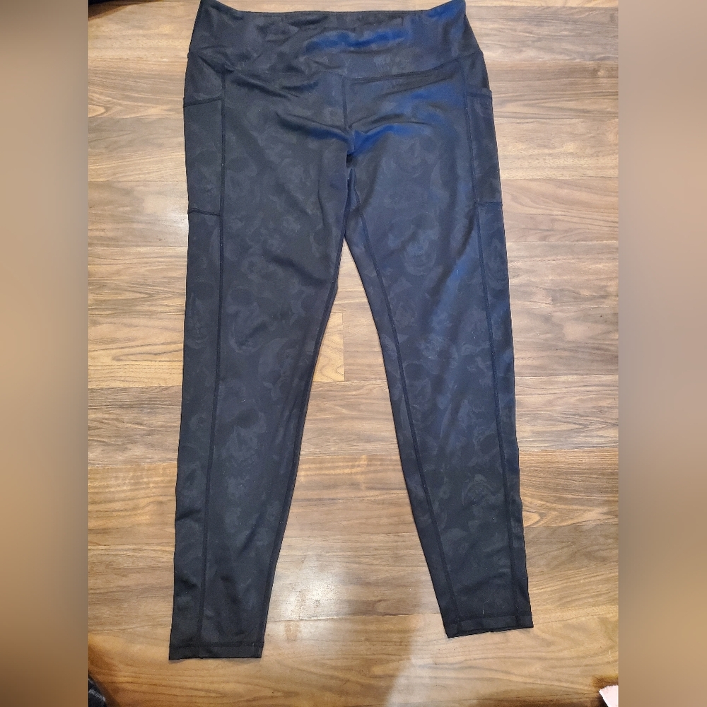 Black Skull High-Waist Active Leggings